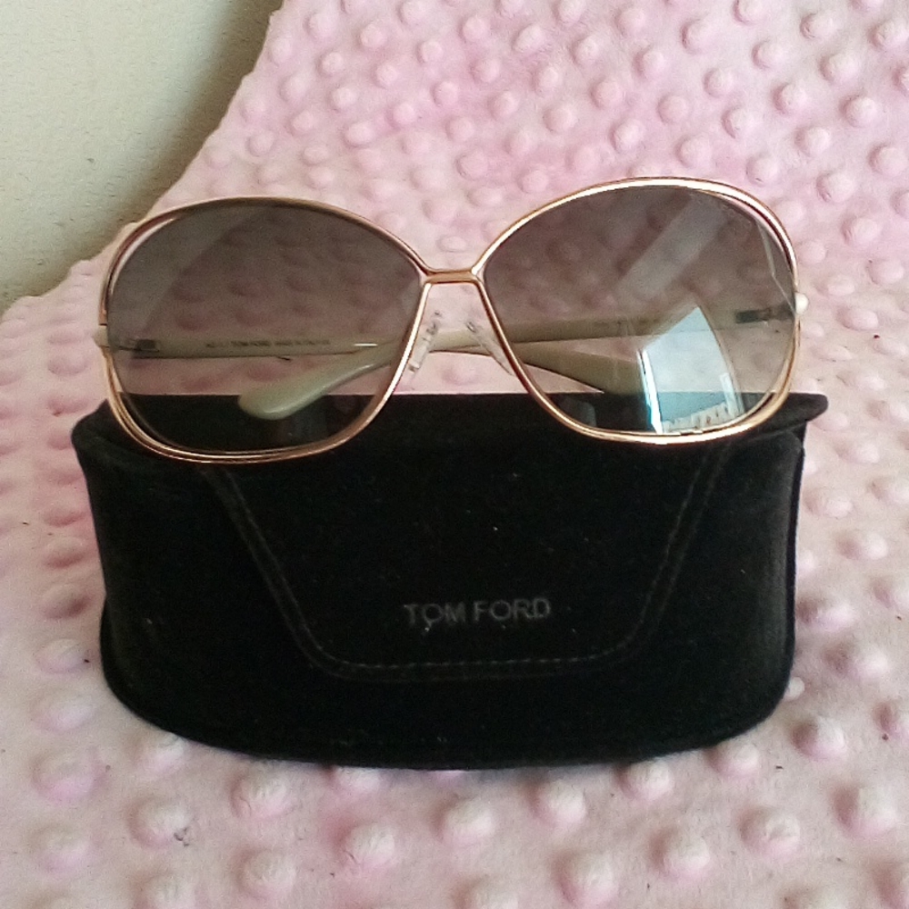 Authentic Tom Ford Sunglasses - Unisex...OBO